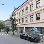 Modern And Bright Apartment In Central Oslo